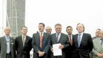 LOS INSURRECTOS. Campoy y sus aliados se manifi estan contra Villar.