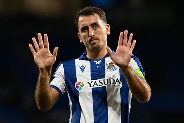 "La UEFA tiene que dar un paso adelante y no ha hecho nada", aseguró Oyarzabal sobre la decisión de no suspender el partido en el Reale Arena.