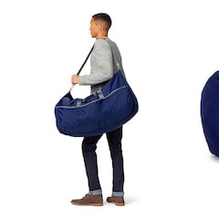 Esta bolsa de viaje ligera tiene 98 litros de capacidad y soporta hasta 22,7 kg