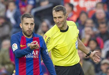 Jordi Alba to Kovacic: "Learn how to speak Spanish, idiot"