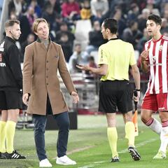 De la Hoz está a cuatro partidos de renovar con el Almería