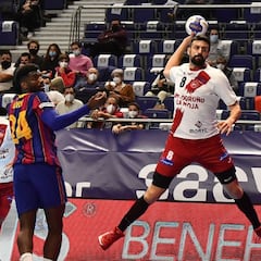 Casado debuta con España el día que Entrerríos iguala a Barrufet