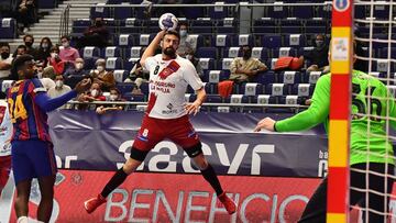 Casado debuta con España el día que Entrerríos iguala a Barrufet