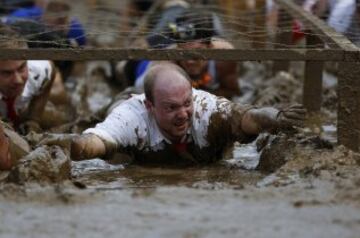 Barro y obstáculos en la Tough Mudder