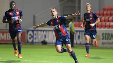 El Huesca pasa por encima del Córdoba en El Alcoraz