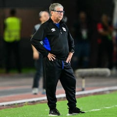 Hernán ‘Bolillo’ Gómez se queda en El Salvador