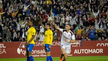 Dubasin sufre una elongación muscular en el bíceps femoral de su pierna derecha