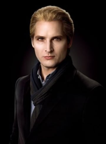 Personaje de la saga Crepsculo. Fundador y lder del clan olmpico. ?l es el segundo esposo de Esme Cullen y el padre adoptivo de Emmett, Alice, Edward Cullen y Jasper y Rosalie Hale. A Cullen su carrera de medicina le dej numerosas ganancias. 