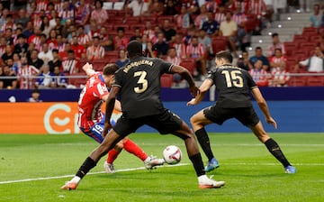 3-0. El guardameta del Valencia, Giorgi Mamardashvili, desvía el lanzamiento de Rodrigo Riquelme. El rebote, le cae al delantero argentino con el '19' para marcar a placer con la pierna izquierda.