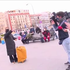 El vídeo viral de Najwa Nimri, de 'Vis a vis' y 'La Casa de Papel', con unos periodistas