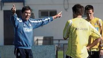 <b>TRANQUILO. </b>Manolo Zambrano confía en la salvación de su equipo a pesar de la derrota ante el Atlético.