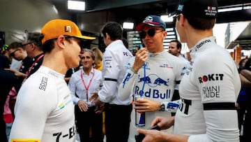 Norris y Albon admiran a Rossi.