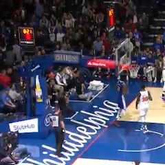 Sólo hay que escuchar al locutor para entender la magnitud: triple de Simmons