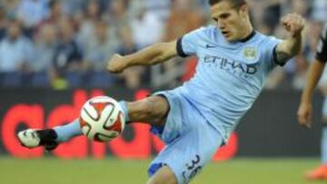 Zuculini durante un amistoso con el Manchester City.