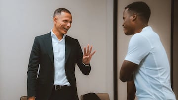 Los Wolves hicieron oficial la llegada del jugador colombiano, quien viene procedente del Fluminense de Brasil y firmó por las próximas cuatro temporadas.