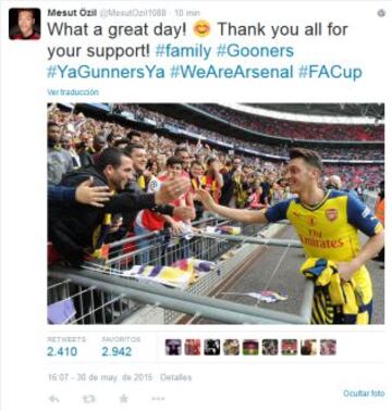 Alexis y Arsenal celebraron en las redes
