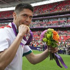 Oribe Peralta anuncia su retiro del futbol profesional