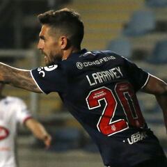 La U vuelve a la victoria de la mano de Larrivey