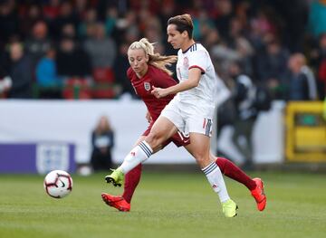 Toni Duggan y Marta Corredera.
