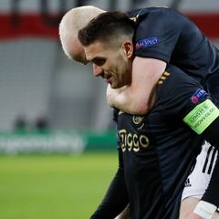 El Ajax remonta al Lille en dos minutos trepidantes