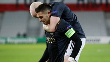 El Ajax remonta al Lille en dos minutos trepidantes