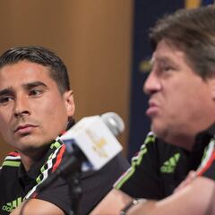 Miguel Herrera: 'No hay tanta distancia para que Ochoa regrese'
