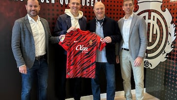 Ludwig Augustinsson con su nueva camiseta mallorquinista
