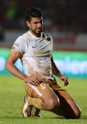 Eduardo Herrera se lamenta luego de una falla