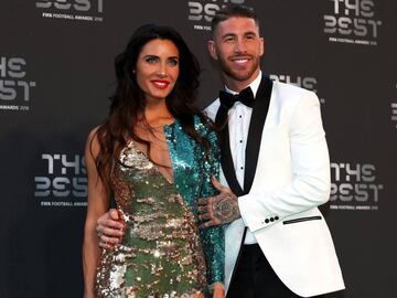 LONDON, ENGLAND - SEPTEMBER 24:  Sergio Ramos of Real Madrid (R) and Pilar Rubio arrives on the Green Carpet ahead of The Best FIFA Football Awards at Royal Festival Hall on September 24, 2018 in London, England.  (Photo by Dan Istitene/Getty Images)