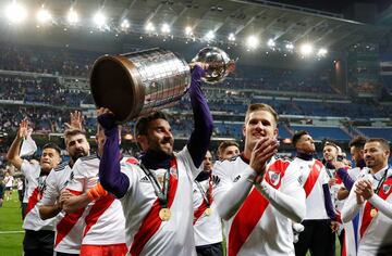 River Plate celebrate being crowned Copa Libertadores champions at the Bernabéu.