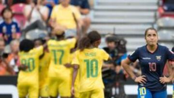 Las jugadoras de Camerún celebran su tercer gol.