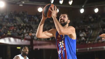 Nikola Mirotic se lanza a anotar ante el Zenit.