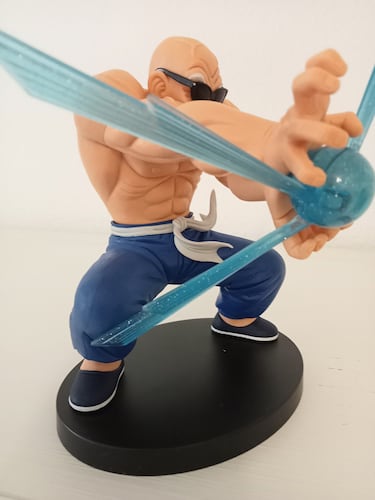 ‘Dragon Ball’: Mutenroshi hipermusculado lanzando su Kamehameha en una apoteósica figura