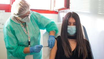 Vacunación contra el coronavirus en Módena, Italia
2020 MAX CAVALLARI / MAX CAVALLA
27/12/2020