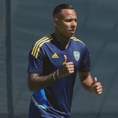 Sebastián Villa supera el covid-19 y vuelve a entrenamientos