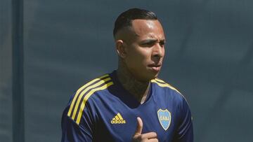 Sebastián Villa en un entrenamiento de Boca Juniors.