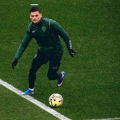 DT de Elche hace un anuncio sobre Cepeda, encumbra a Vidal y sorprende con un nexo con Chile