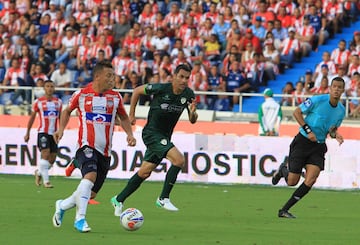 El equipo dominó el partido. Hizo tres goles y Viera atajó un penal.