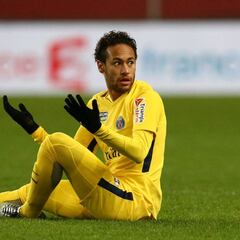 A Neymar le hacen más faltas en el PSG que en el Barcelona