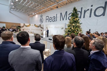 El presidente también comentó: "estamos muy ilusionados con el futuro de nuestro club. Asistimos al final de las obras del estadio Santiago Bernabéu, que es admirado por todos los que lo visitan. El partido histórico de la NFL ha propiciado que se viera en todo el mundo el entusiasmo que provoca la transformación del Bernabéu, convertido ya en uno de los grandes iconos vanguardistas del deporte y en uno de los principales atractivos turísticos de Madrid. Estamos orgullosos de poder contribuir con nuestro estadio al prestigio de nuestra ciudad y de nuestro país".