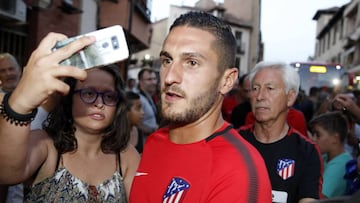 Koke, del Atlético, aclamado por la afición.
