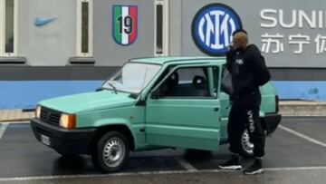 ¡Llegó en un Fiat! Arturo Vidal sorprendió a todos en el Inter