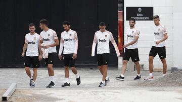 Gayà, Ferran, Parejo, Rodrigo, Guedes y Gabriel Paulista.