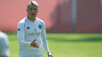 Bofo Bautista en un entrenamiento con el San Luis.