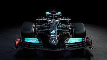 El equipo Mercedes AMG Petronas F1 Team ha presentado el nuevo monoplaza para la temporada 2021. James Allison confirma que no quieren enseñar el suelo definitivo "a sus rivales".