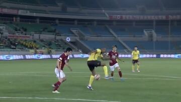 Striker Dorielton scores double-nutmeg backheel in China