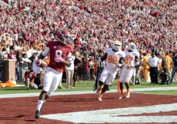 En el partido del 2014 contra la universidad de Tennessee, Amari batió el record de yardas de recepción de Alabama en un sólo partido: 224. Igualó esa cifra en el partido final de la temporada regular contra su enemigo favorito: Auburn.