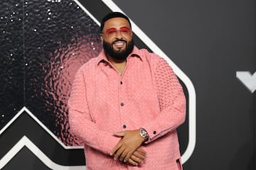 DJ Khaled, productor discográfico, DJ y compositor estadounidense, posa en la alfombra de los MTV Video Music Awards.