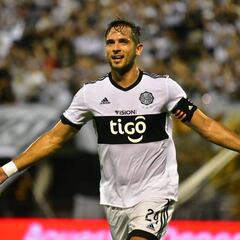 Olimpia recibe al Campanil con goleador histórico de Paraguay