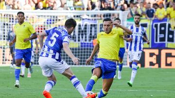 El Cádiz da portazo al Dépor y Lucas Pérez aprieta para irse